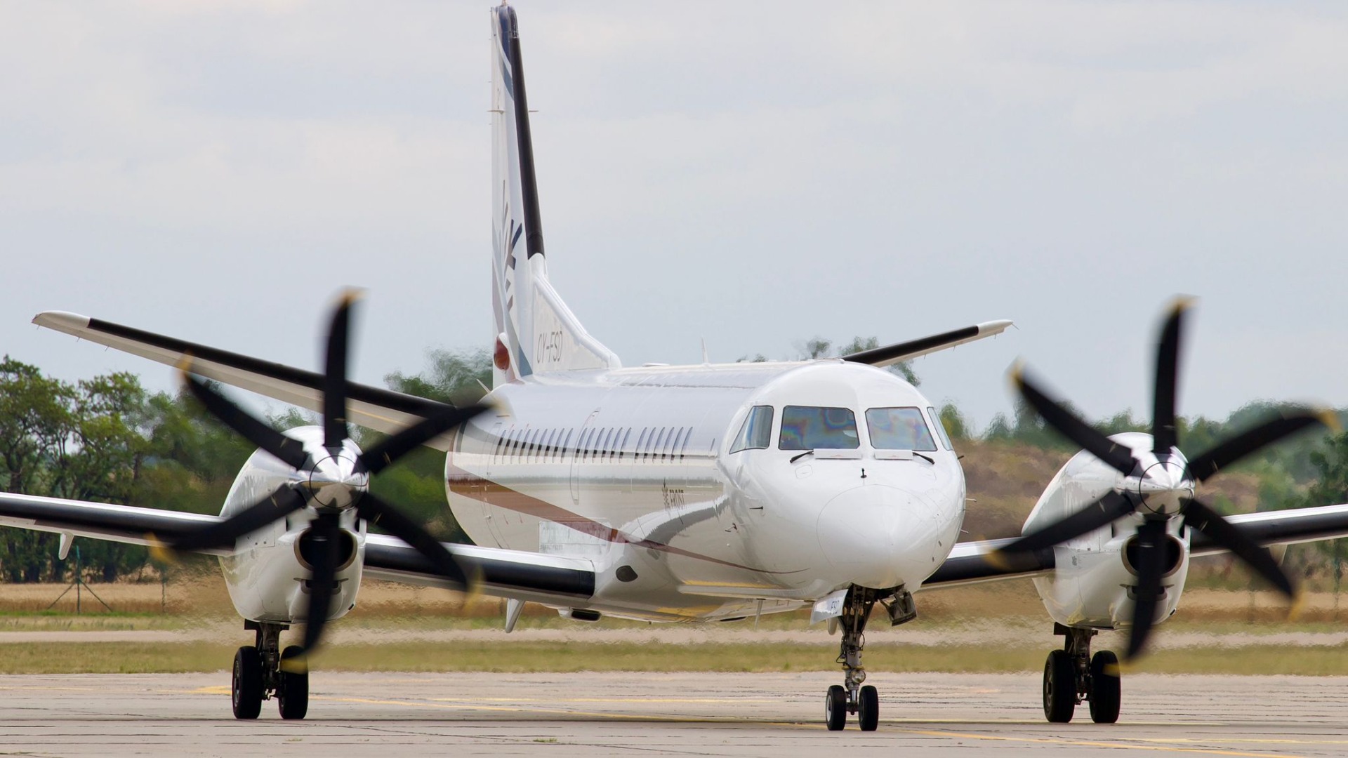 OY-FSD Frost Saab 2000 © P. Marianič