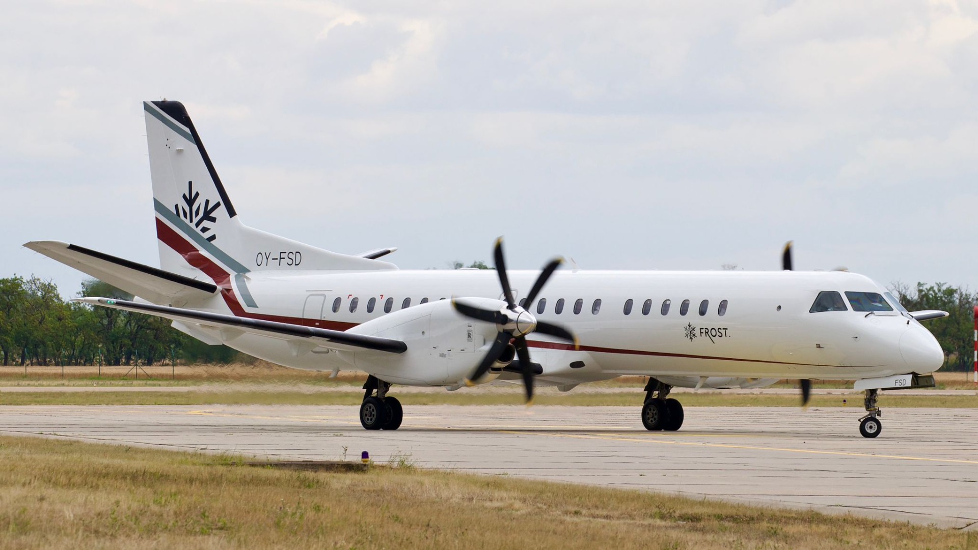 OY-FSD Frost Saab 2000 © P. Marianič